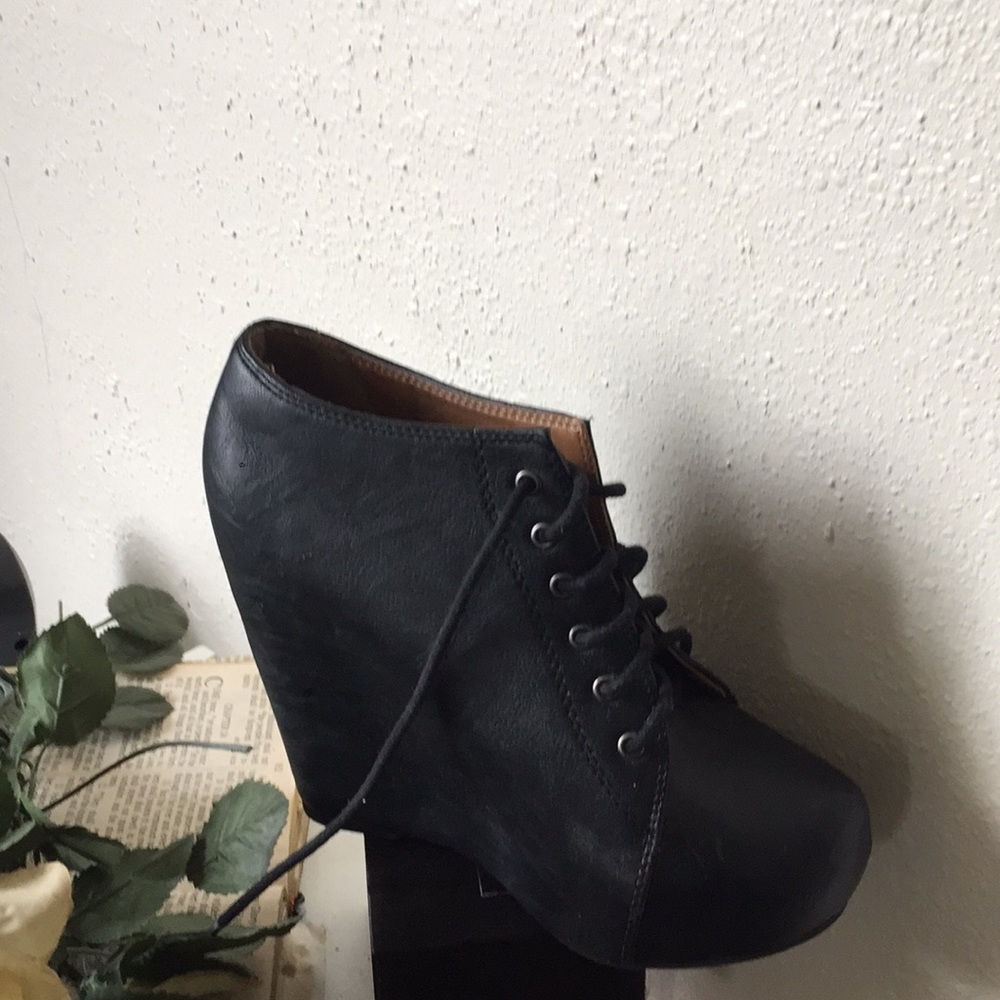 Heels - Picture 3 of 3